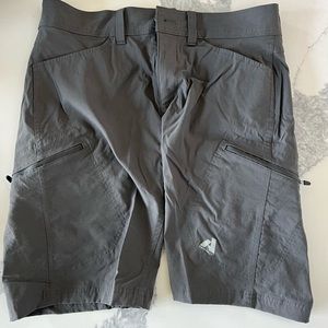 Eddie Bauer First Ascent Guide Pro shorts, 32”
